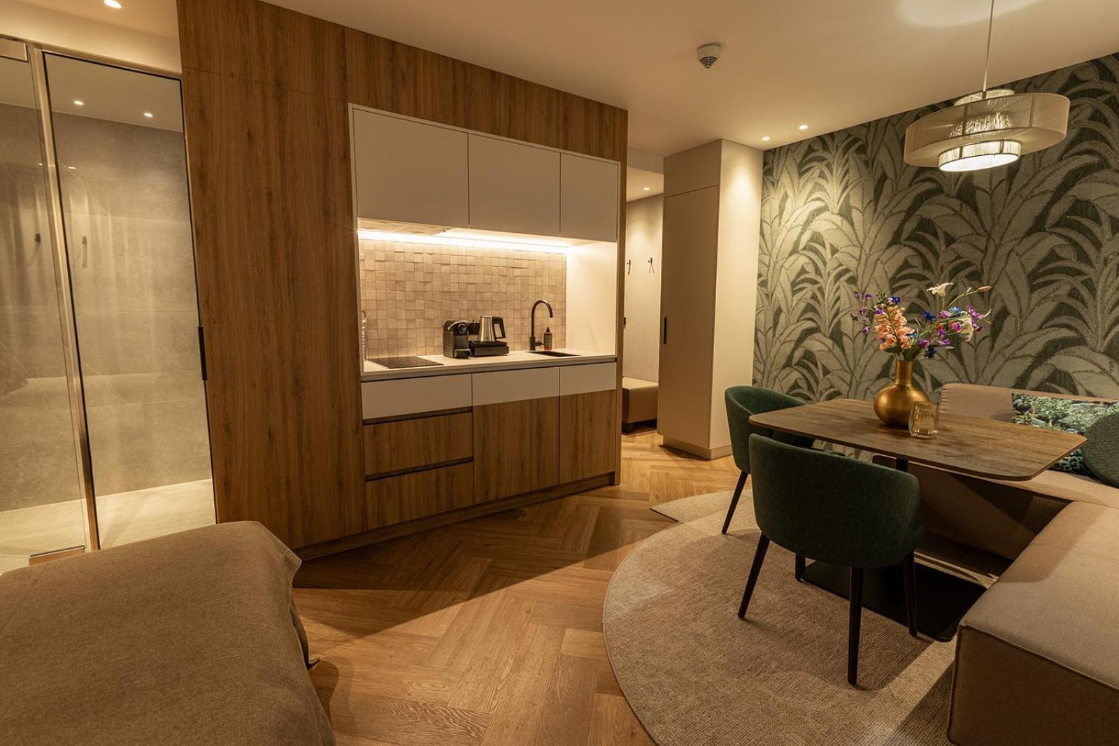 Hotel Restaurant De Zwaan ラールテ エクステリア 写真