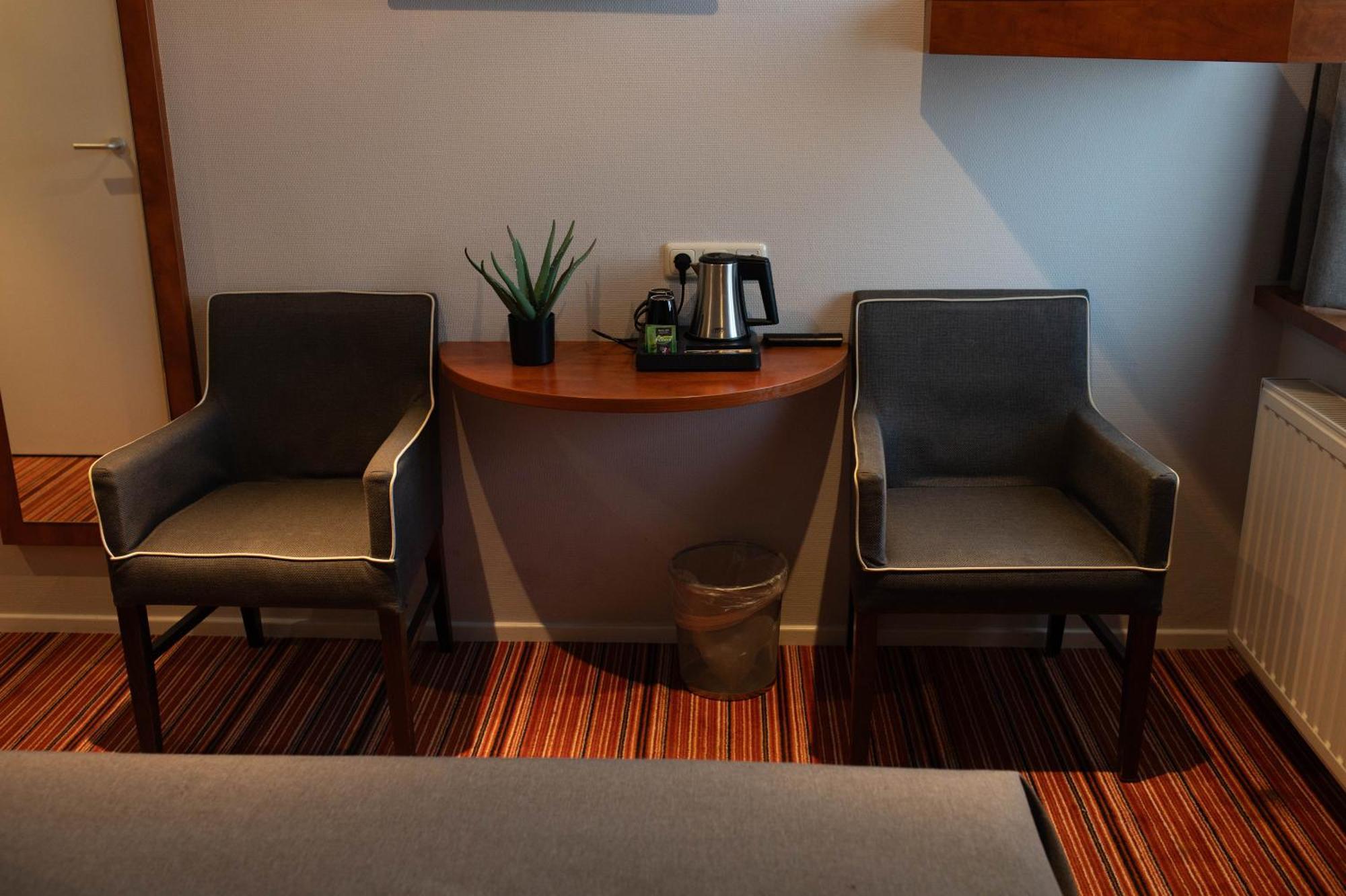 Hotel Restaurant De Zwaan ラールテ エクステリア 写真